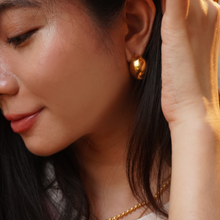 Load image into Gallery viewer, Sol Earrings
