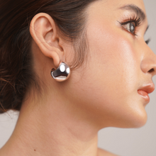 Load image into Gallery viewer, Luna Earrings

