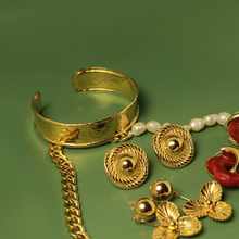 Load image into Gallery viewer, Glam Bangle
