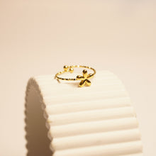 Load image into Gallery viewer, Flower Ring
