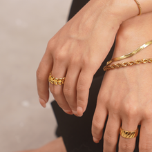 Load image into Gallery viewer, Garden Whisper Ring
